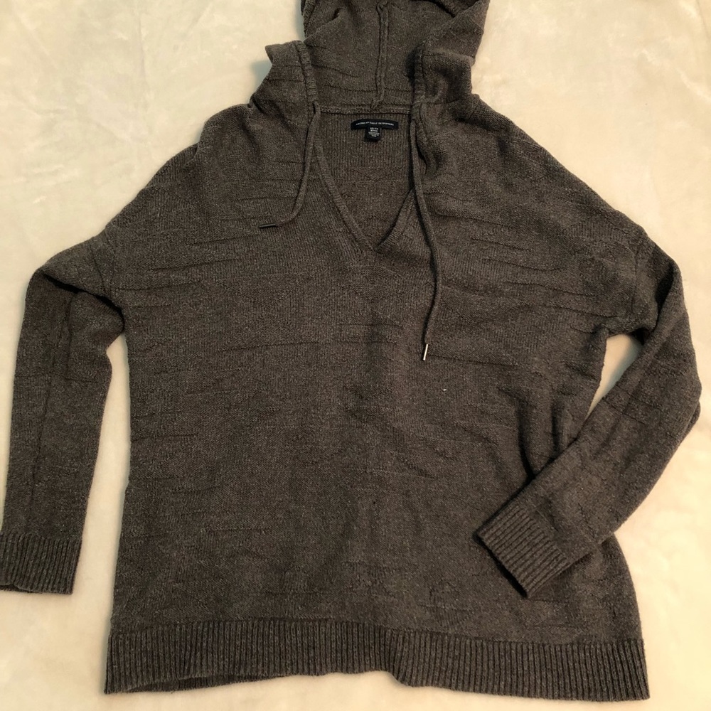 Gray/brown sweater with hood